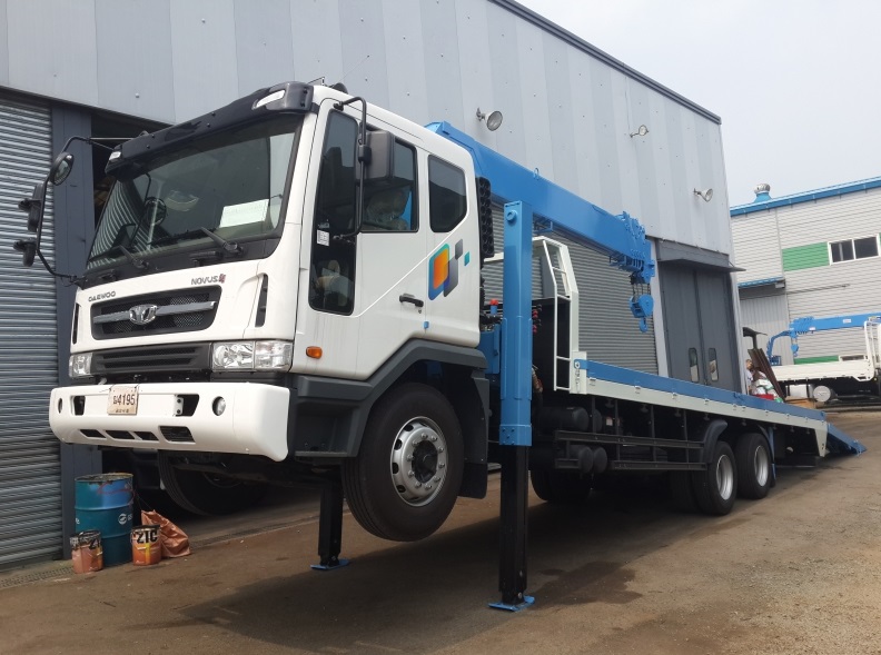 Daewoo Novus G8CLF 6x4 эвакуатор